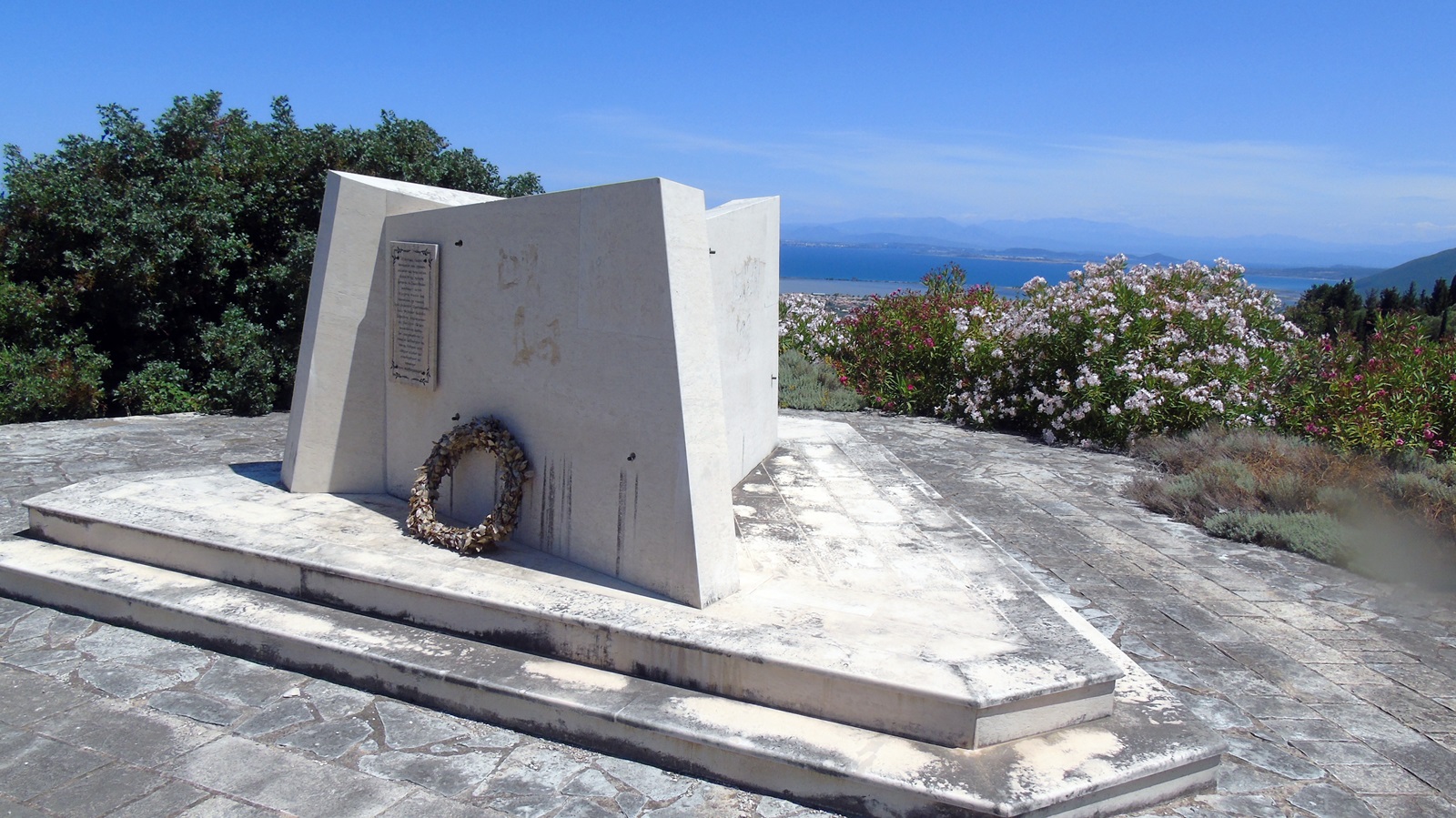 1_Mnhmeio_Mpoza_1819_Lefkada