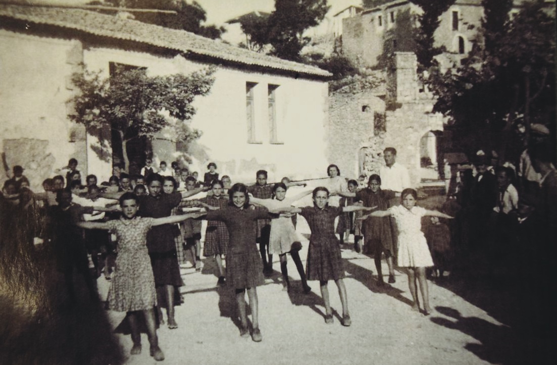 koritsia_xoros_Karya