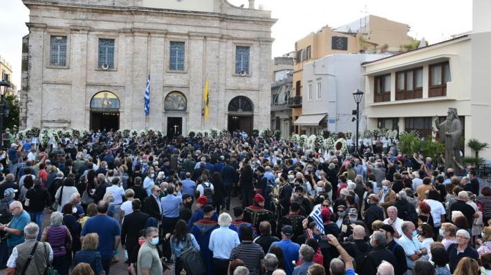 mikis-theodorakis-xania-12