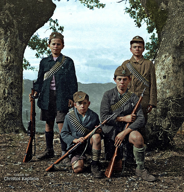 Νεαροί ΕΠΟΝίτες (Αετόπουλα)Παραμυθιά, 1944