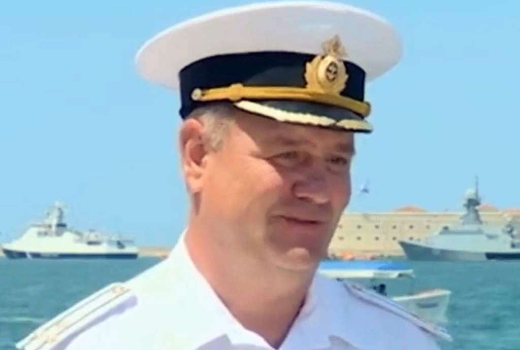 yparxigos_rosikou_stolou_mavri_thalassa