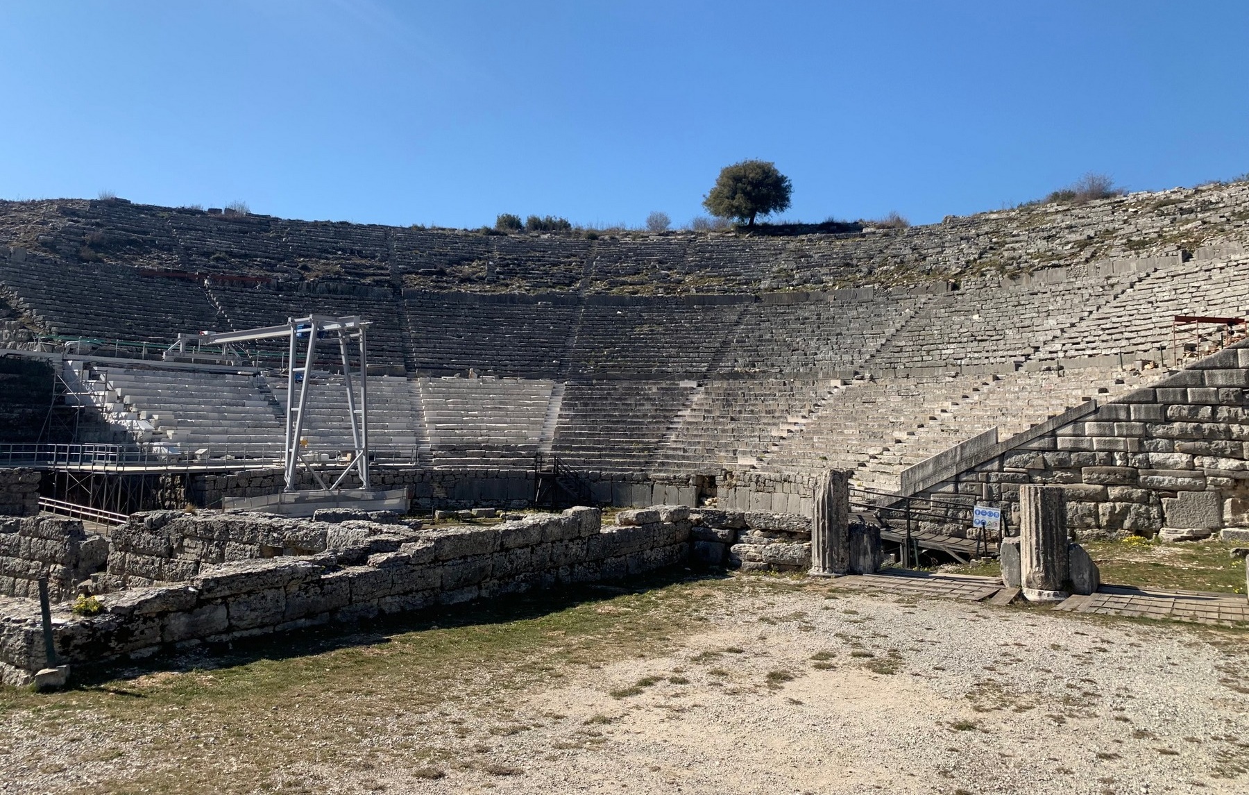 Το αποκατεστημένο αρχαίο θέατρο Δωδώνης