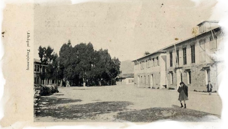 lefkada_plateia_dikastirion