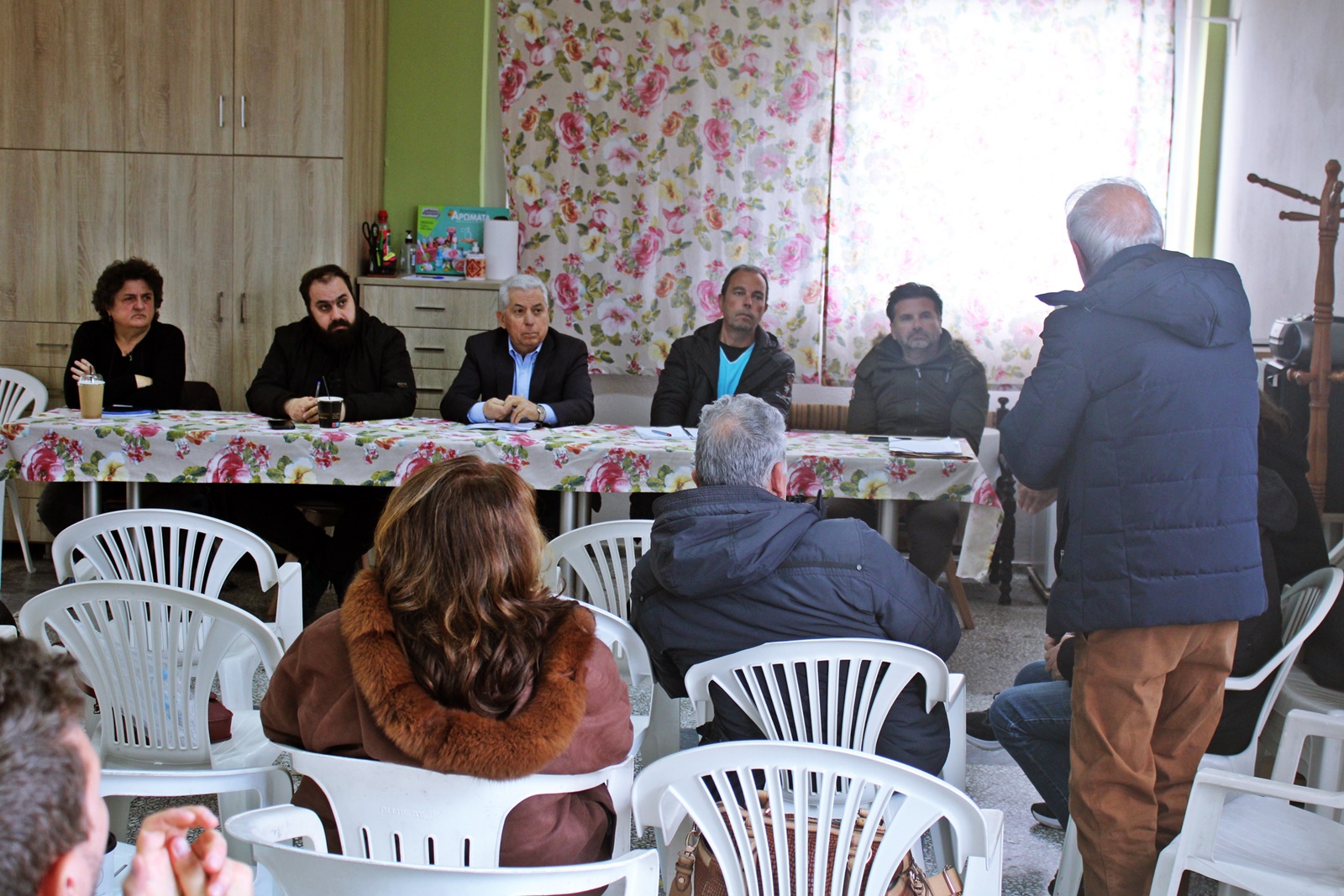 4_laiki_synelefsi_nikiana