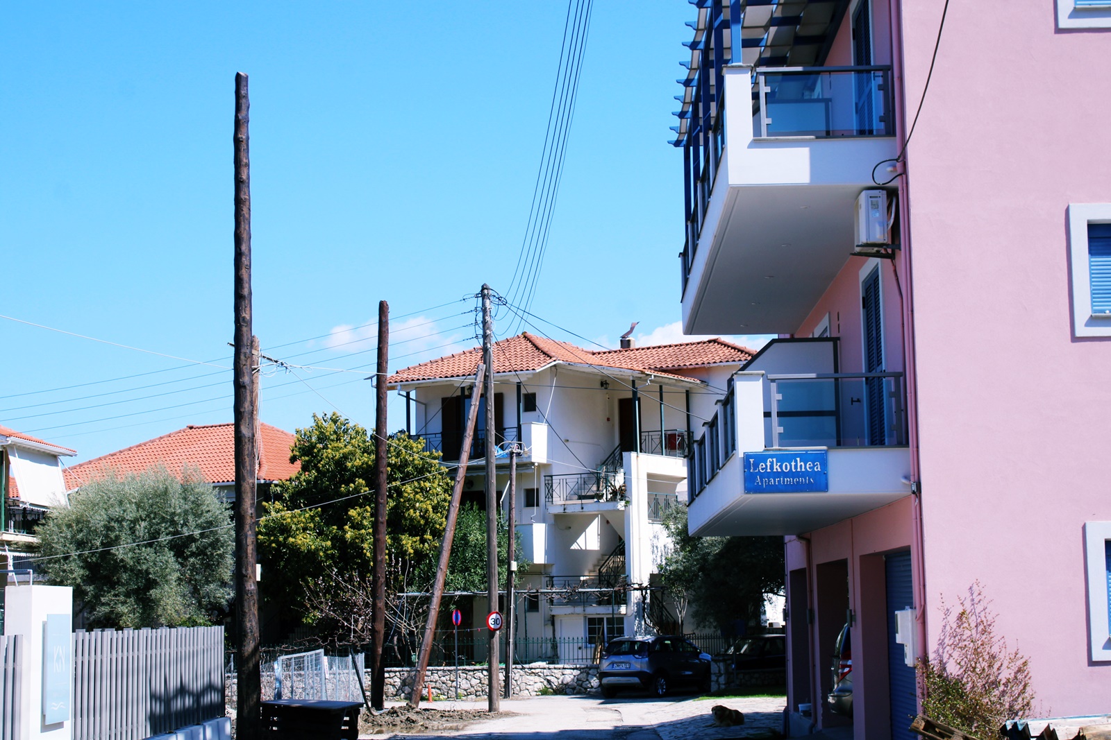 1_stylos_DEH_nikiana