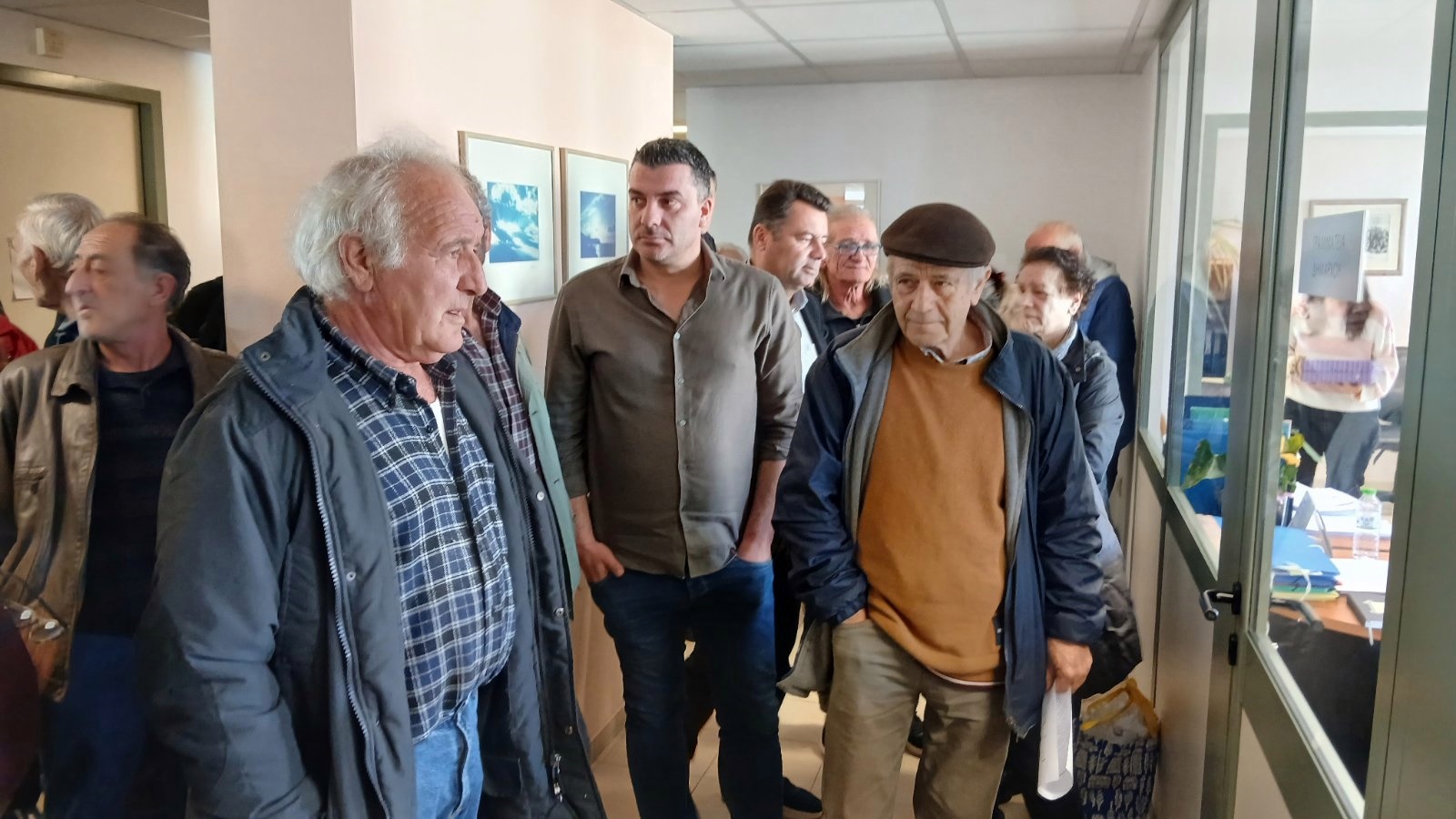 15_sygkentrosi_anepitirita