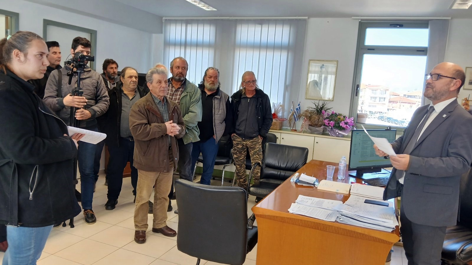 18_sygkentrosi_anepitirita