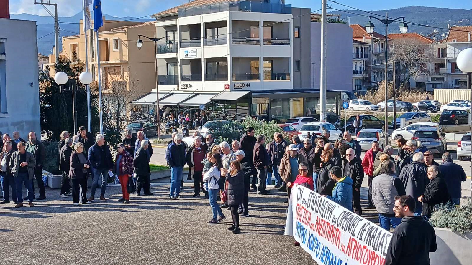 3_sygkentrosi_anepitirita