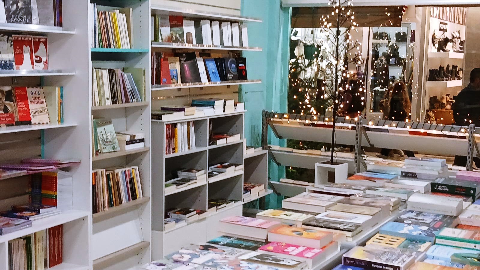 6_vivliopoleio_portolanos