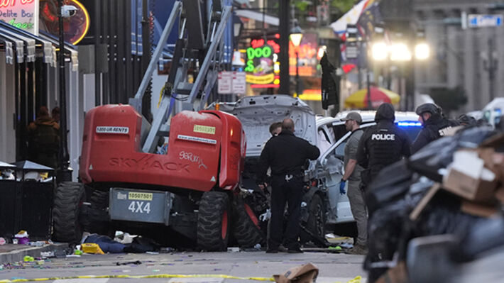 new-orleans-car-into-crowd-4