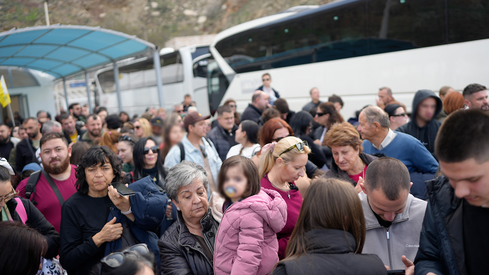 greece-earthquakes-santorini-10