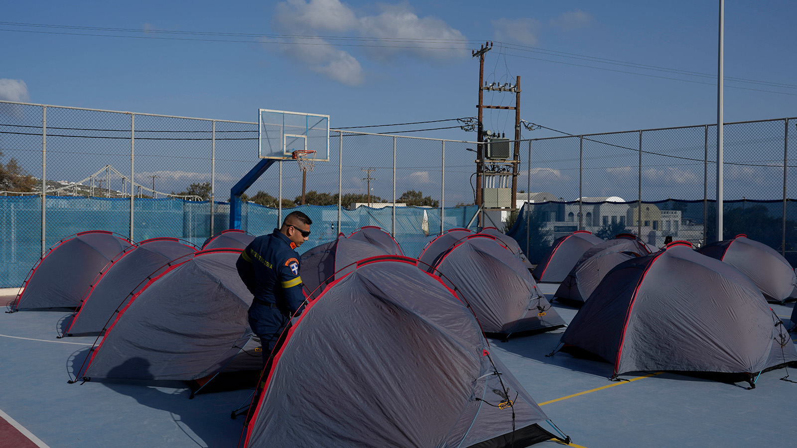 greece-earthquakes-santorini-17 (1)