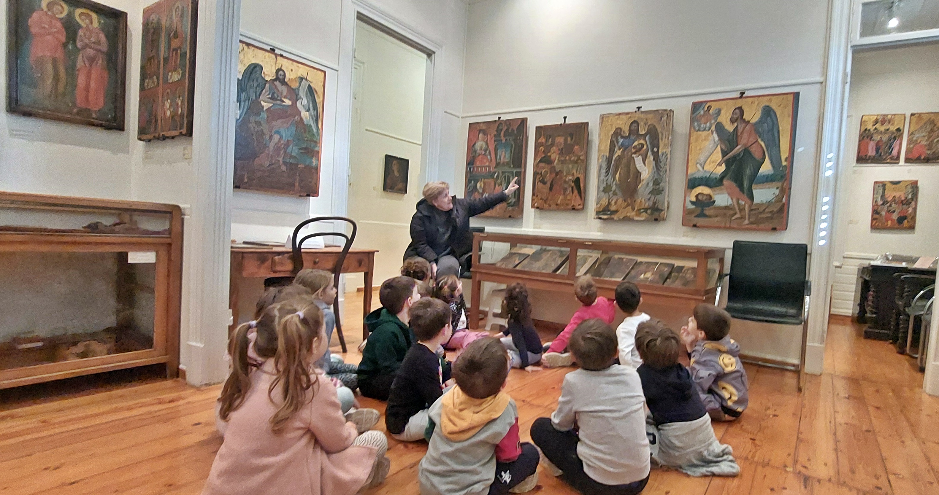 2_vivliothiki_aprilis