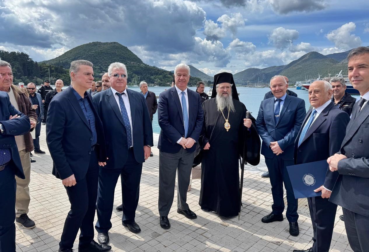 ΒΑΣΙΚΗ ΦΩΤΟ