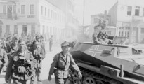 bundesarchiv_bild_101i-164-0357-29a_athen_einmarsch_deutscher_truppen-kentrikh