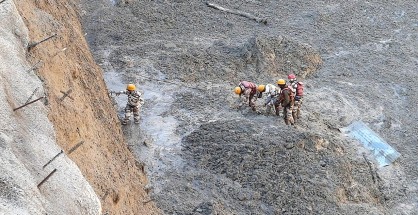 837457_bigpicture_292207_indien_gletscherbruch_tote_body1_afp