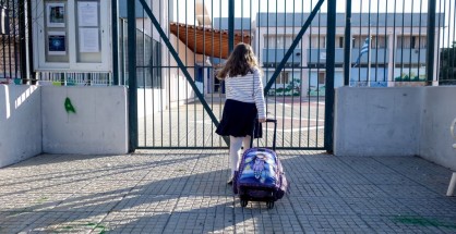 ÁÍÏÉÃÏÕÍ ÓÇÌÅÑÁ ÔÁ ÄÇÌÏÔÉÊÁ Ó×ÏËÅÉÁ ÌÅÔÁ ÁÐÏ 2,5 MHNEÓ (ÔÁÊÇÓ ÓÁÃÉÁÓ / EUROKINISSI)