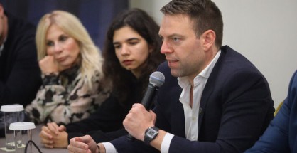 kasselakis_kyklos_neon_epixeirimatoion