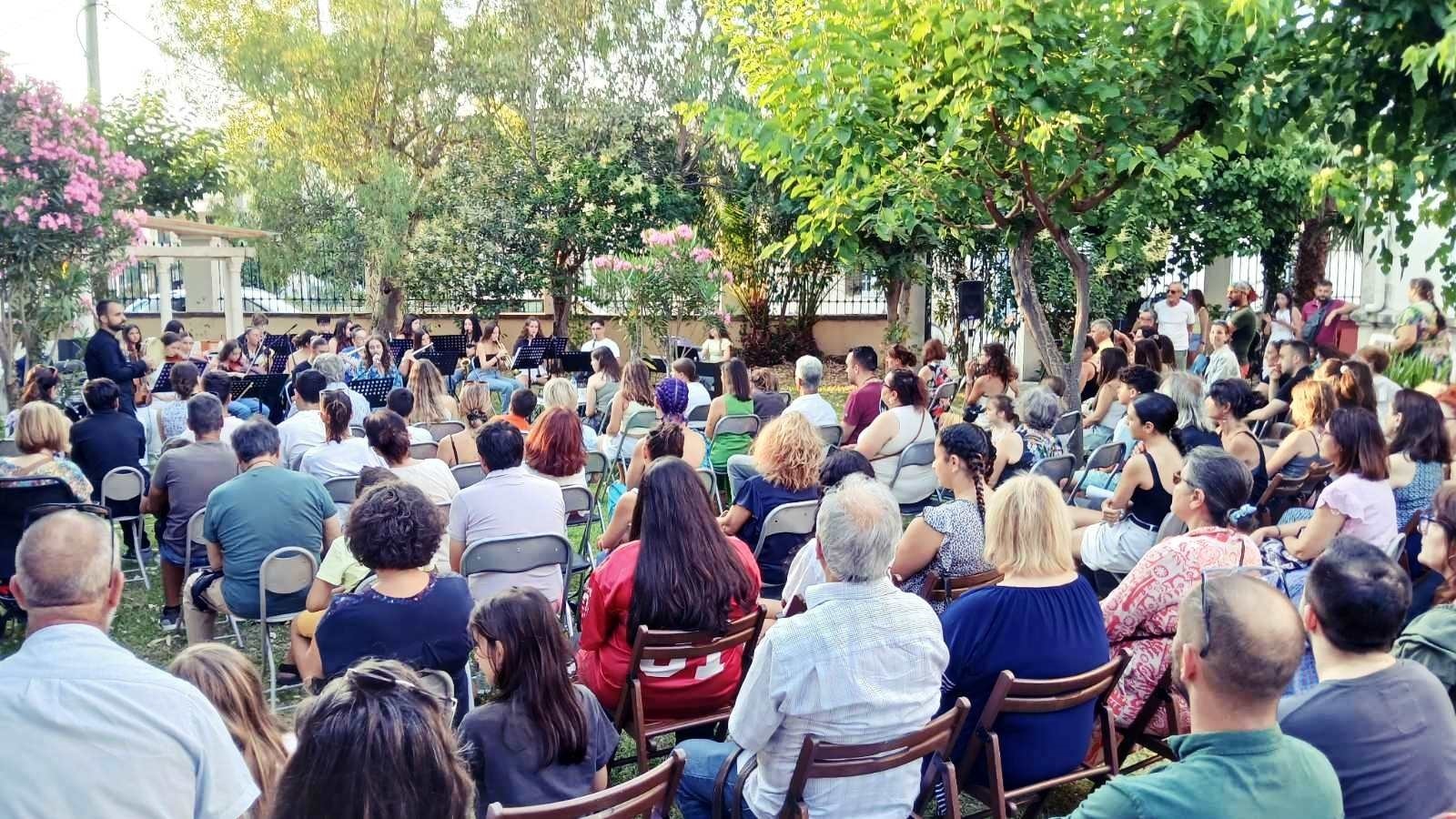 5_vivliothiki_iounios