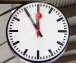 w23-185155w28102334cLOCK1