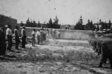 ntokoumenta-200-kommounistes-2