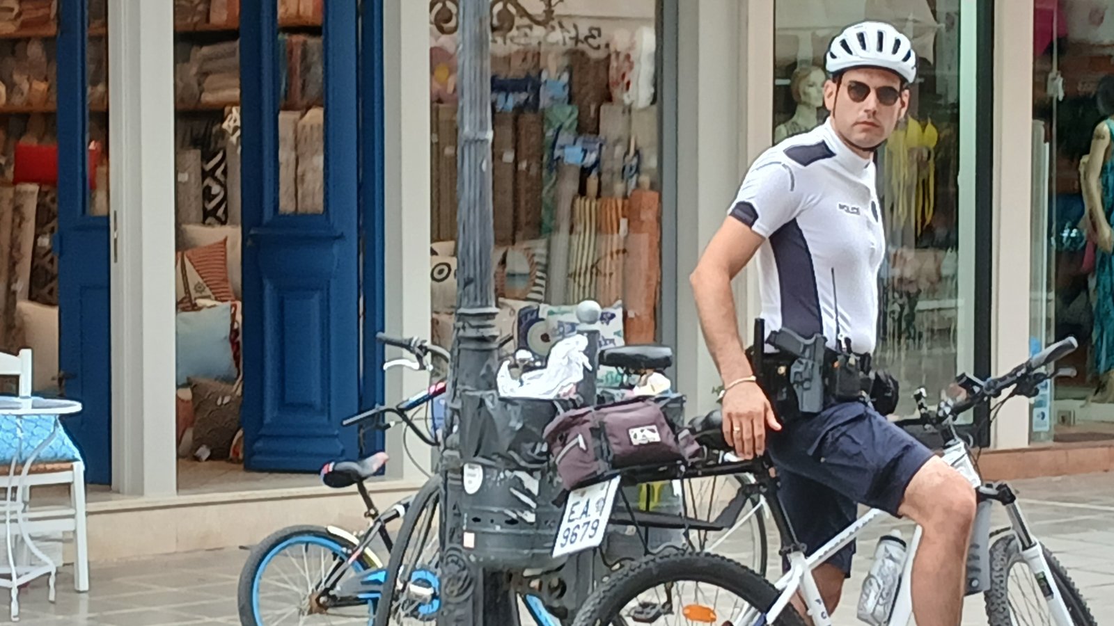 3_ποδηλατες_αστυνομικοι