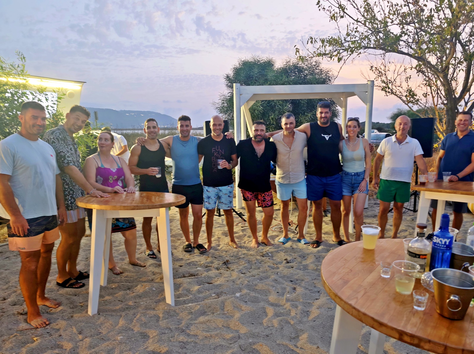 1_eayl_Beach Party