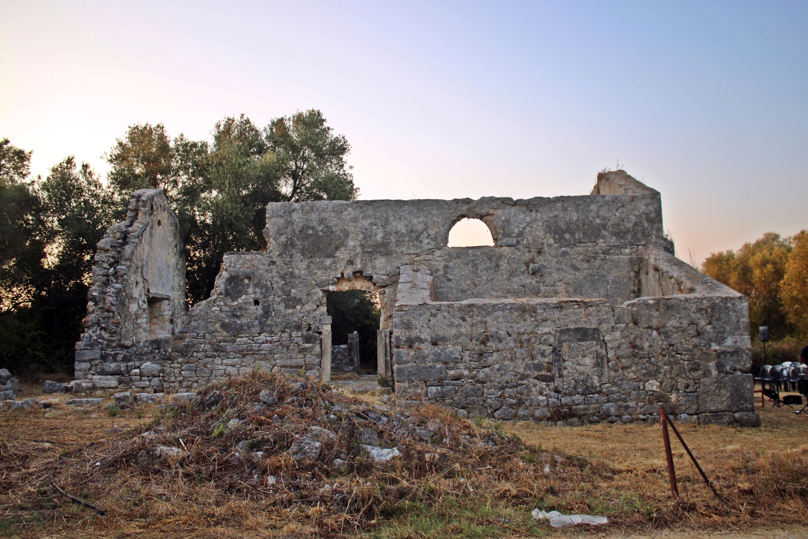 5_farnakolytria_perama