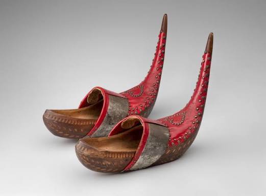 clogs1