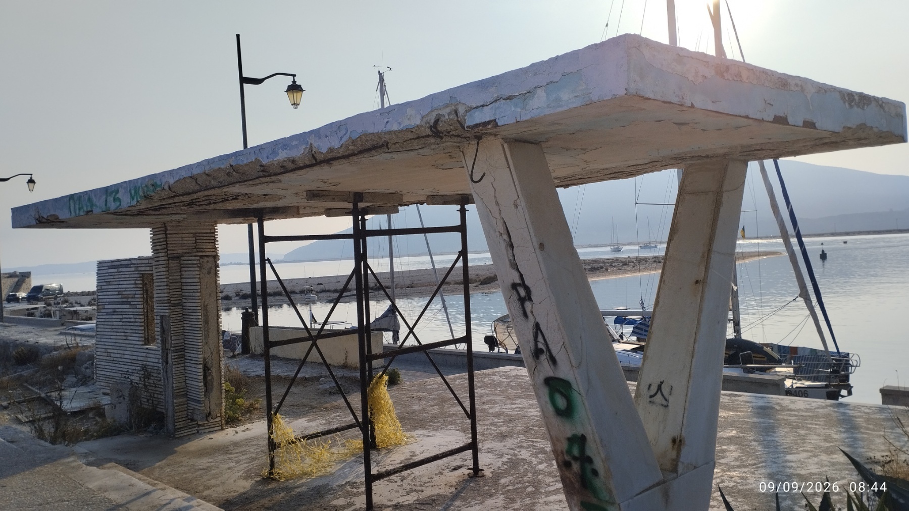 4_touristiko_periptero