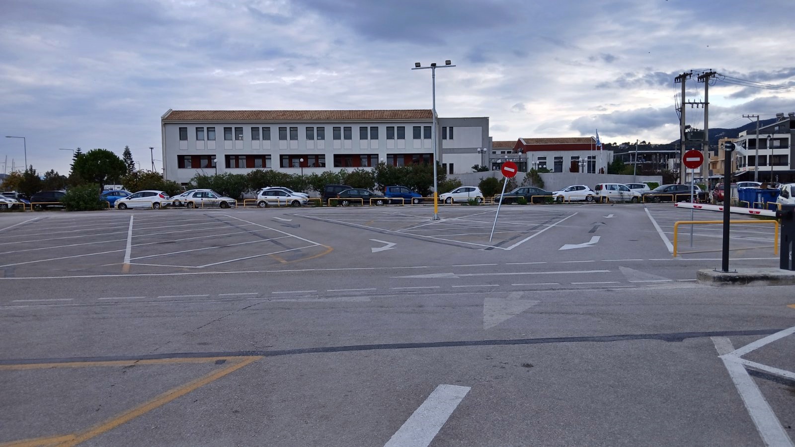 1_parking_limenikou